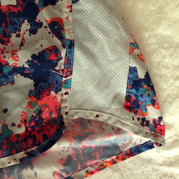 Colorful gym shorts - Picture 3 of 6